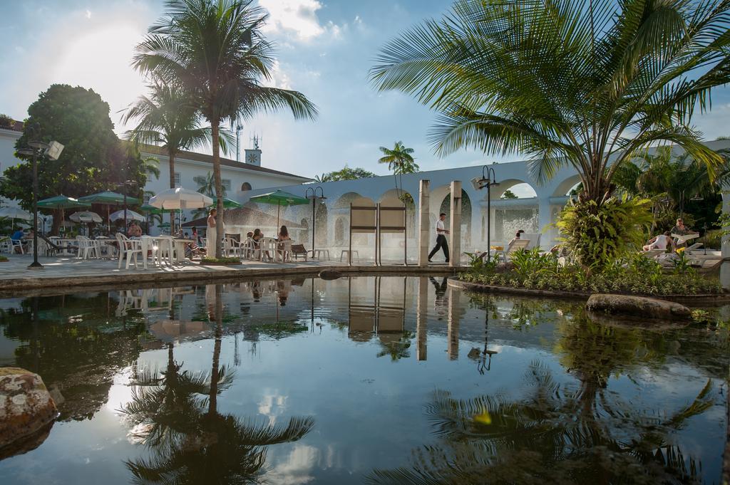 Hotel Tropical มาเนาส์ ภายนอก รูปภาพ The main building of the zoo