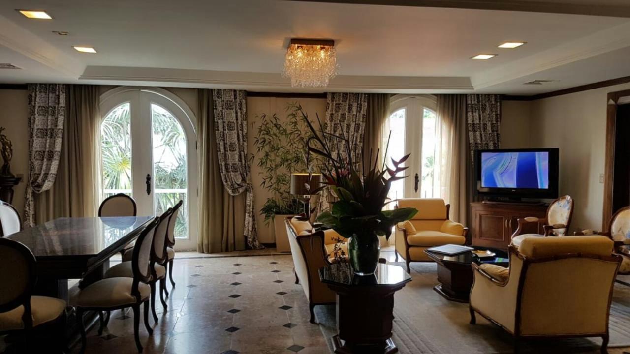 Hotel Tropical มาเนาส์ ภายนอก รูปภาพ A suite at the Four Seasons Hotel