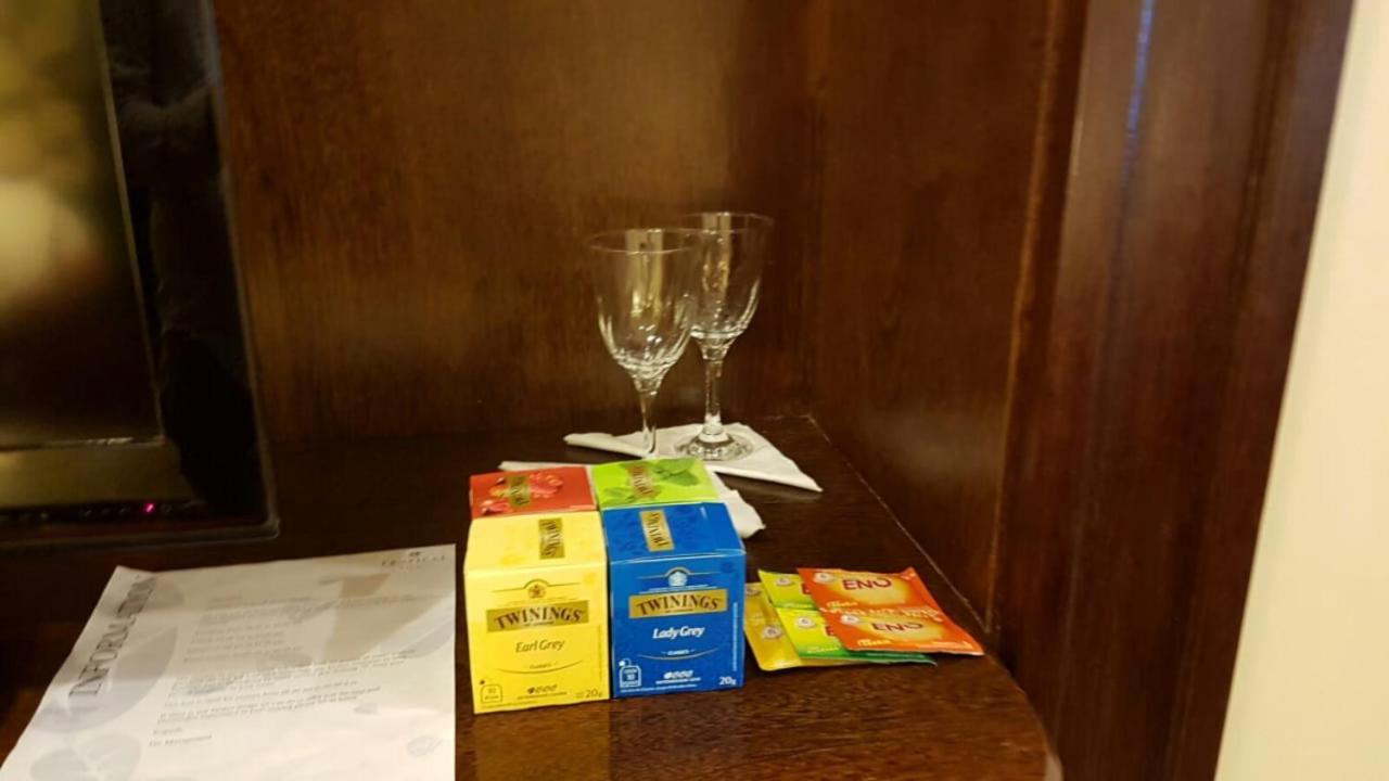 Hotel Tropical มาเนาส์ ภายนอก รูปภาพ Twinings tea
